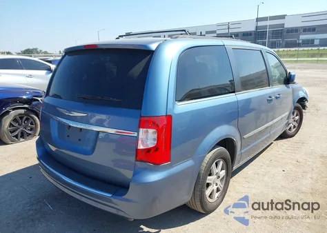 2012 Chrysler Town & Country Touring z USA, uszkodzony, nr VIN 2C4RC1BG9CR135325